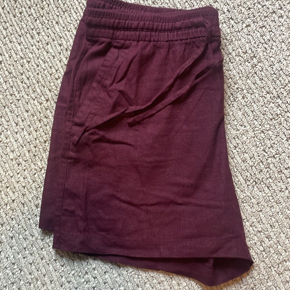 Old Navy Linen Shorts - Picture 3 of 4